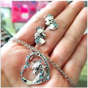 Girls Unicorn magical lucky Unicorn Necklace set